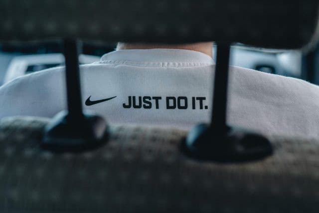 A Comprehensive Guide to Creating a Distinct Brand Identity — image 1